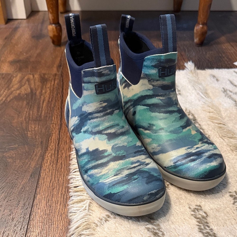 Huk Teal and Navy Camouflage Slip-On Performance Boots